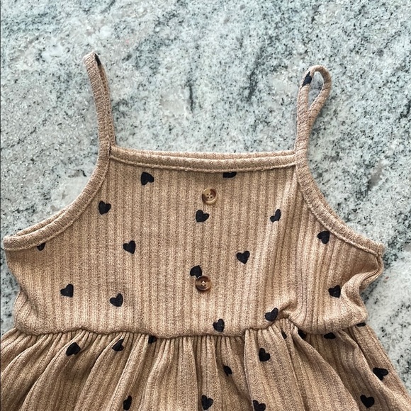 Tan w. Black Heart Print Kids Dress l 5-6Y - Picture 3 of 5